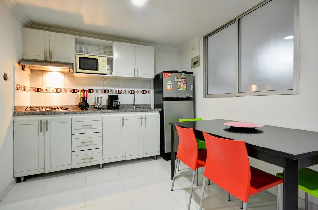 Apartamentos Amoblados Jg De La 70 Medellín Zewnętrze zdjęcie