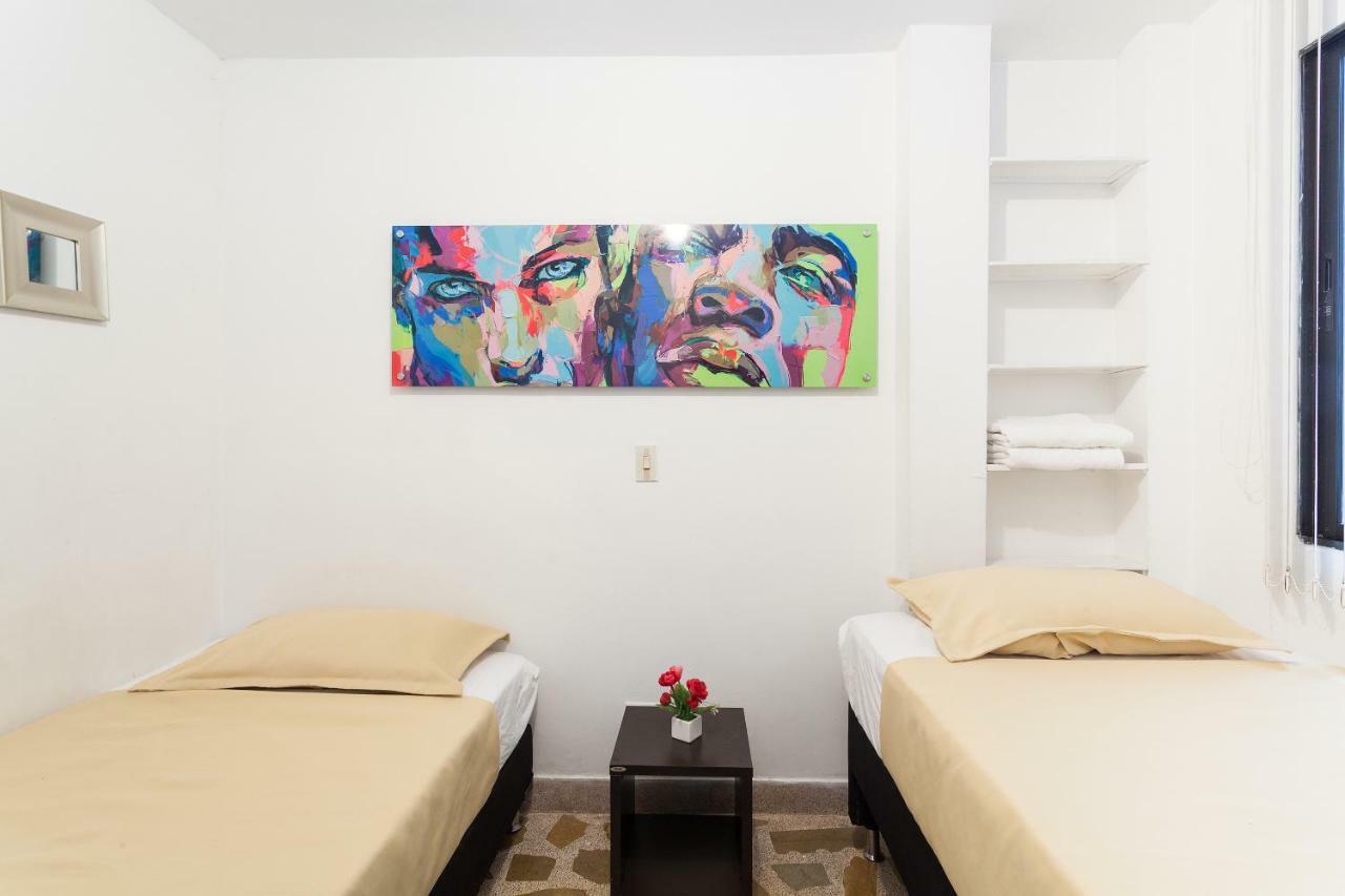 Apartamentos Amoblados Jg De La 70 Medellín Zewnętrze zdjęcie