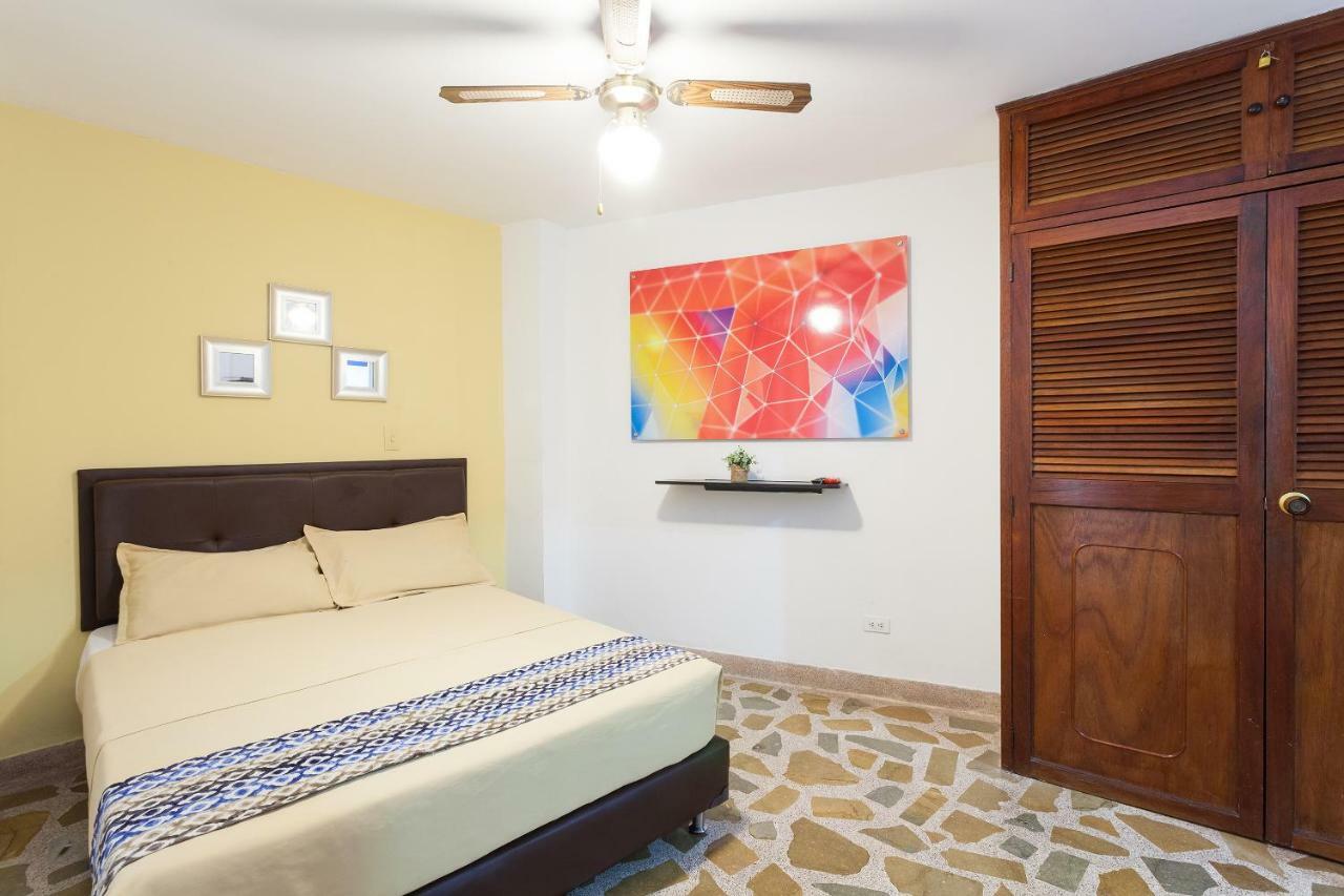 Apartamentos Amoblados Jg De La 70 Medellín Zewnętrze zdjęcie