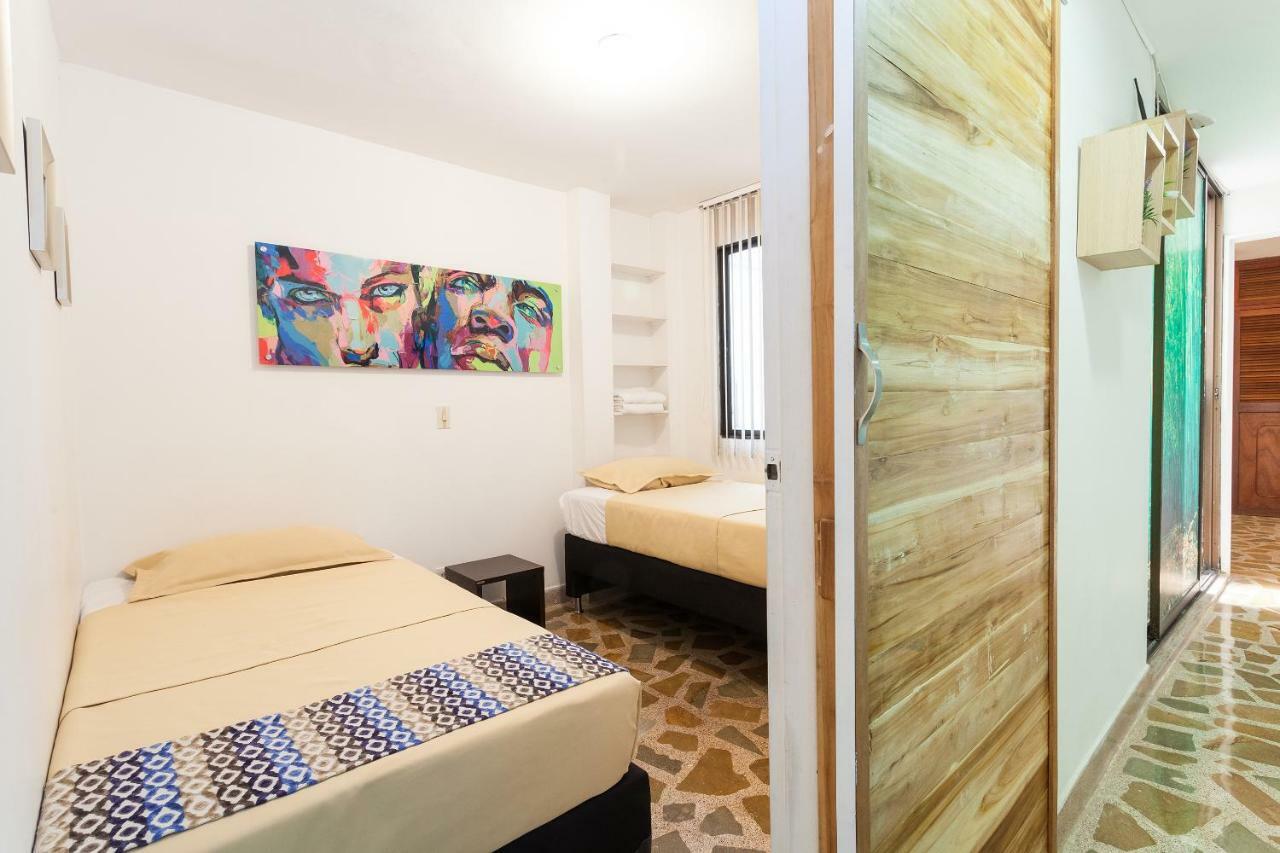 Apartamentos Amoblados Jg De La 70 Medellín Zewnętrze zdjęcie
