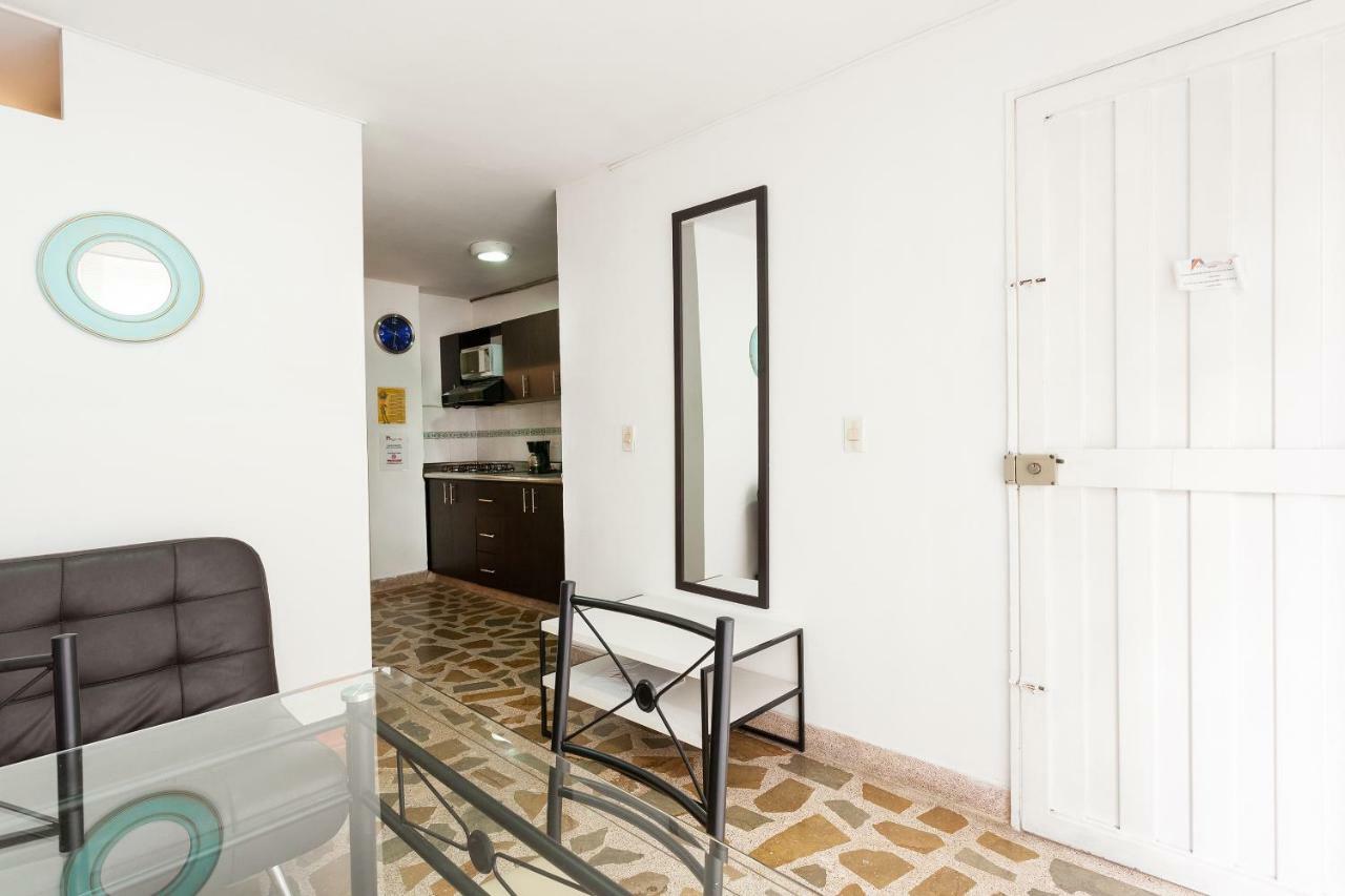 Apartamentos Amoblados Jg De La 70 Medellín Zewnętrze zdjęcie