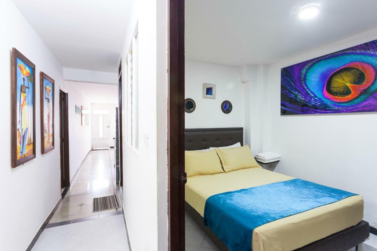Apartamentos Amoblados Jg De La 70 Medellín Zewnętrze zdjęcie