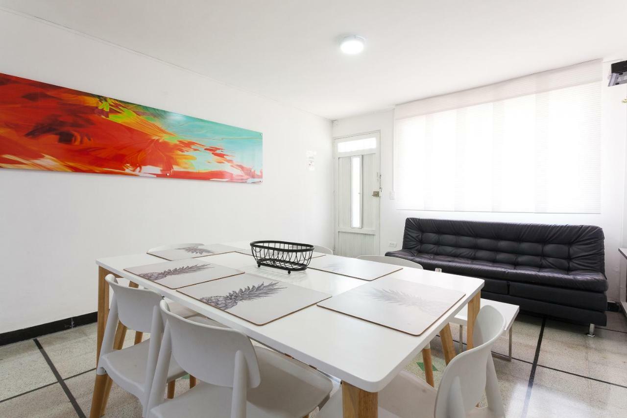 Apartamentos Amoblados Jg De La 70 Medellín Zewnętrze zdjęcie