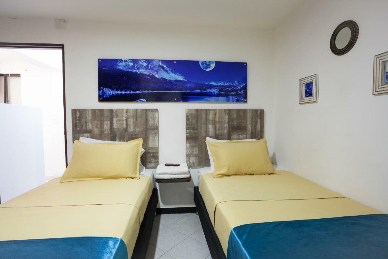 Apartamentos Amoblados Jg De La 70 Medellín Zewnętrze zdjęcie