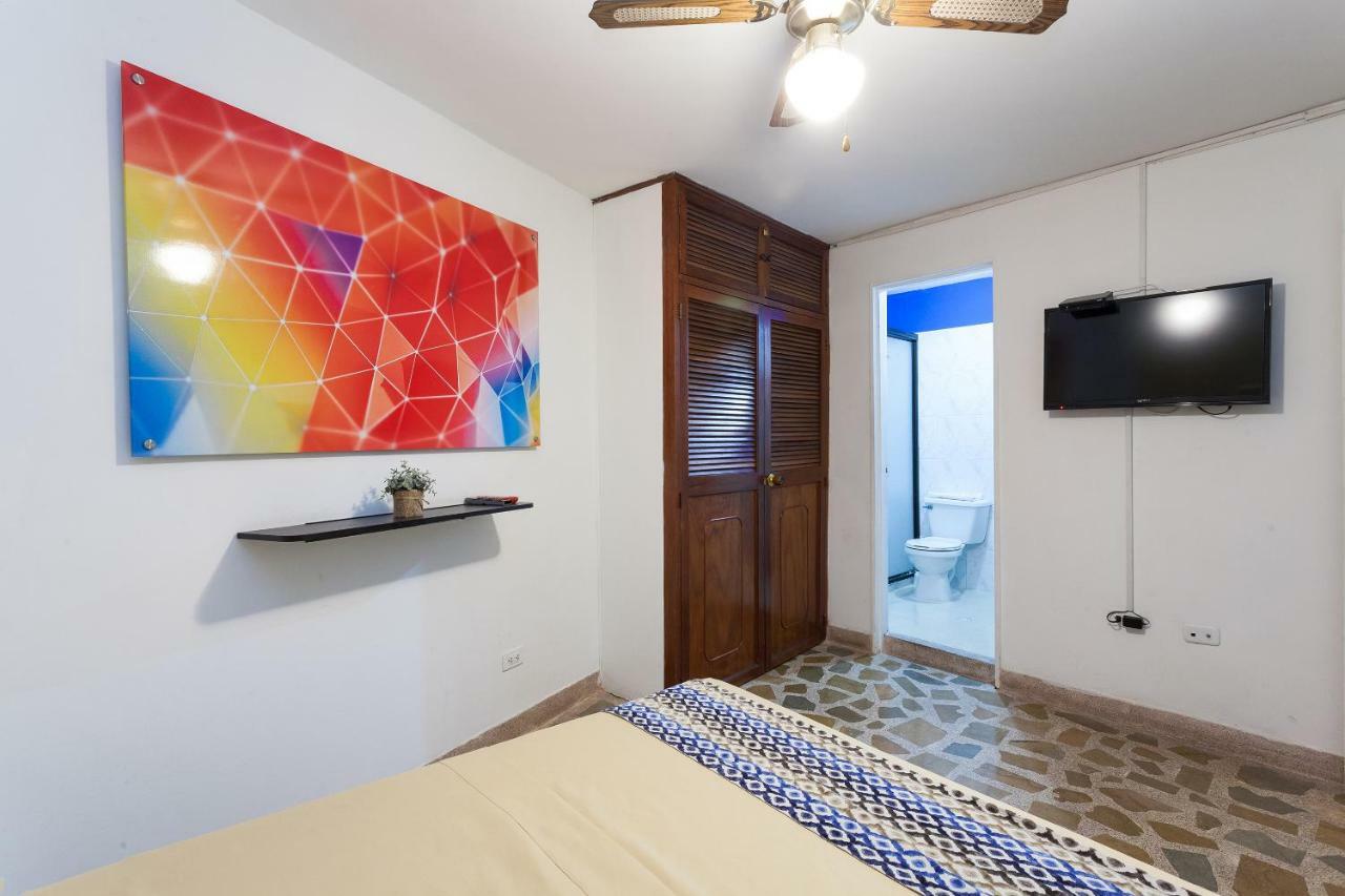 Apartamentos Amoblados Jg De La 70 Medellín Zewnętrze zdjęcie