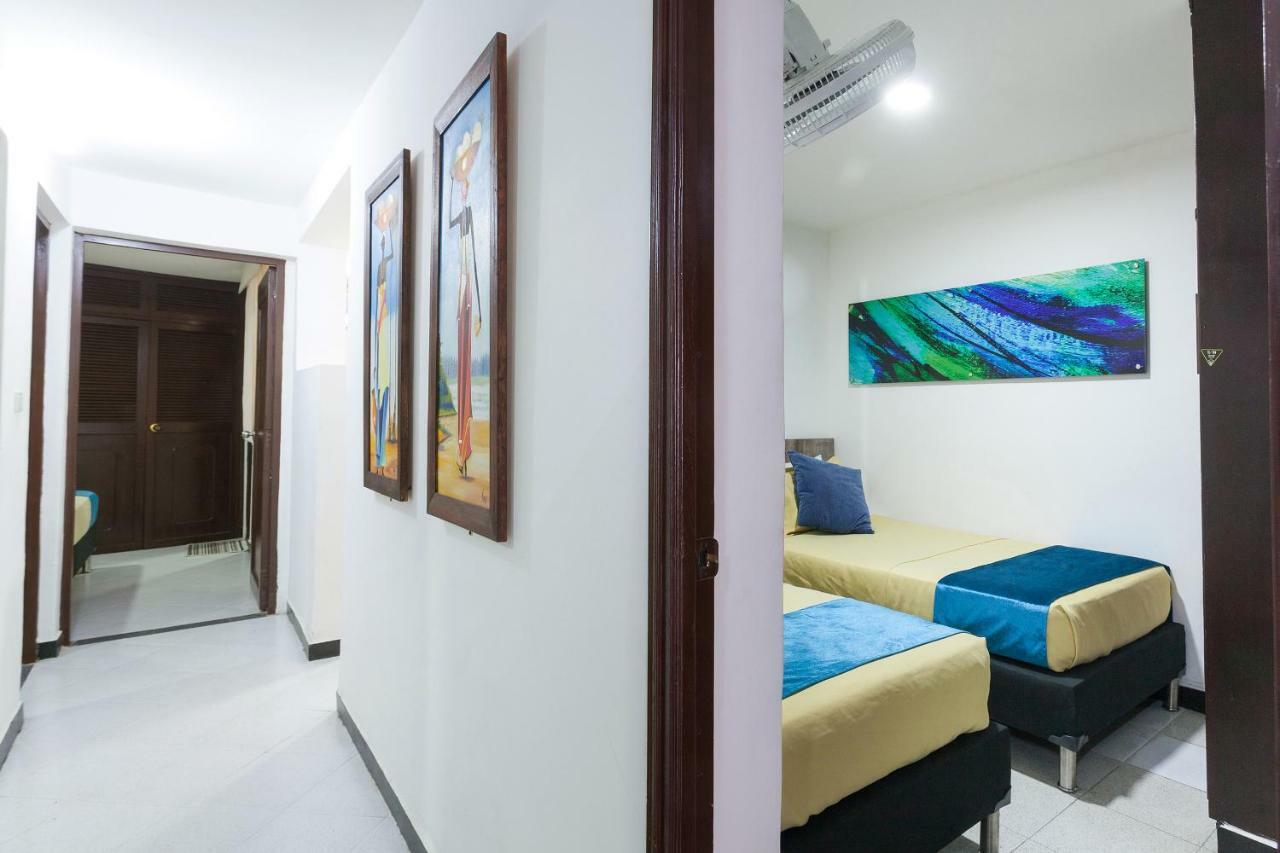 Apartamentos Amoblados Jg De La 70 Medellín Zewnętrze zdjęcie