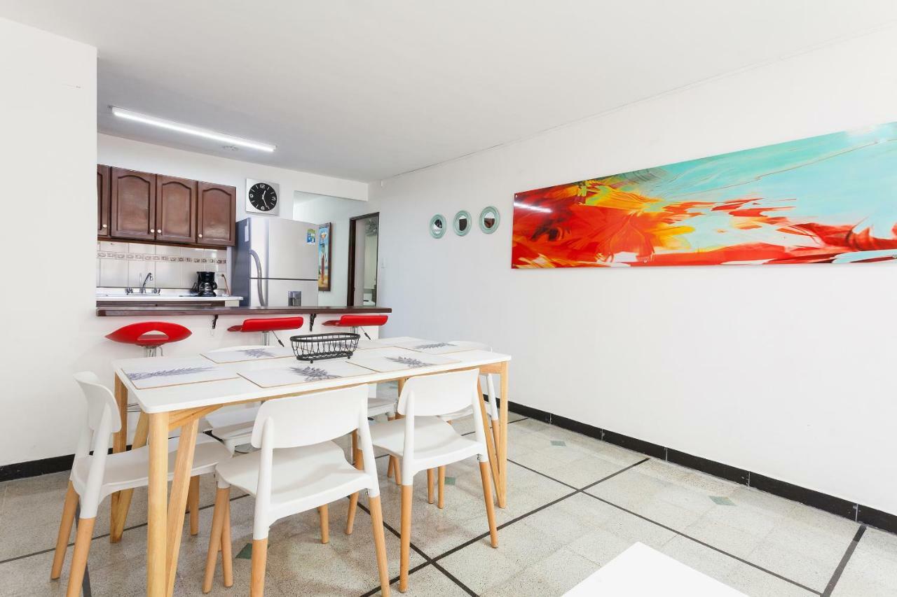 Apartamentos Amoblados Jg De La 70 Medellín Zewnętrze zdjęcie