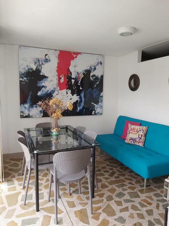 Apartamentos Amoblados Jg De La 70 Medellín Zewnętrze zdjęcie