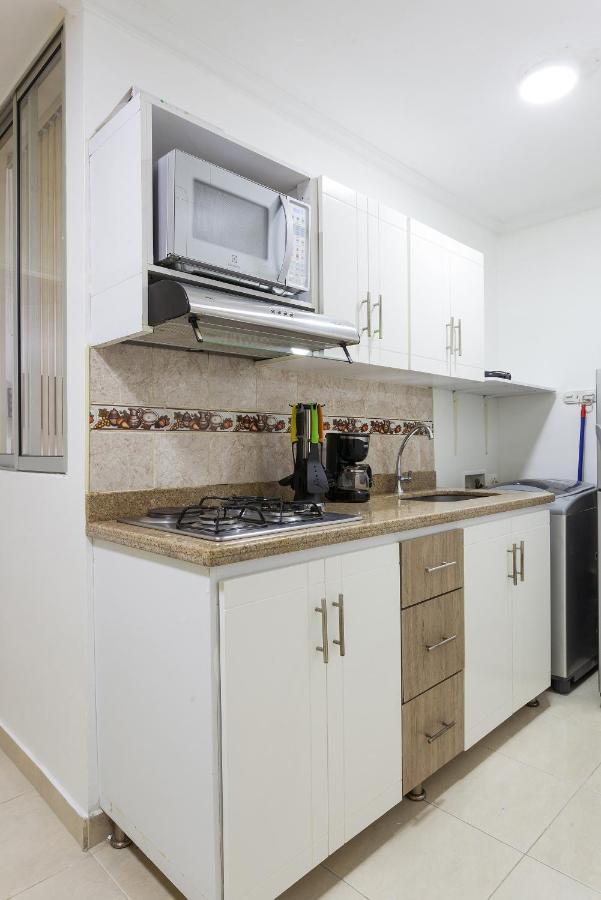 Apartamentos Amoblados Jg De La 70 Medellín Zewnętrze zdjęcie