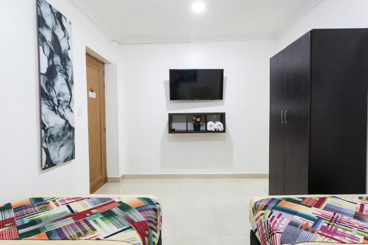 Apartamentos Amoblados Jg De La 70 Medellín Zewnętrze zdjęcie