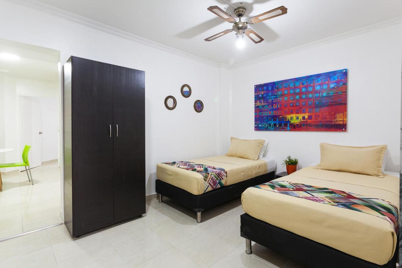 Apartamentos Amoblados Jg De La 70 Medellín Zewnętrze zdjęcie
